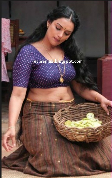 mallu actor Swetha Menon rathinirvedam malayalam remake film cleavage kiss