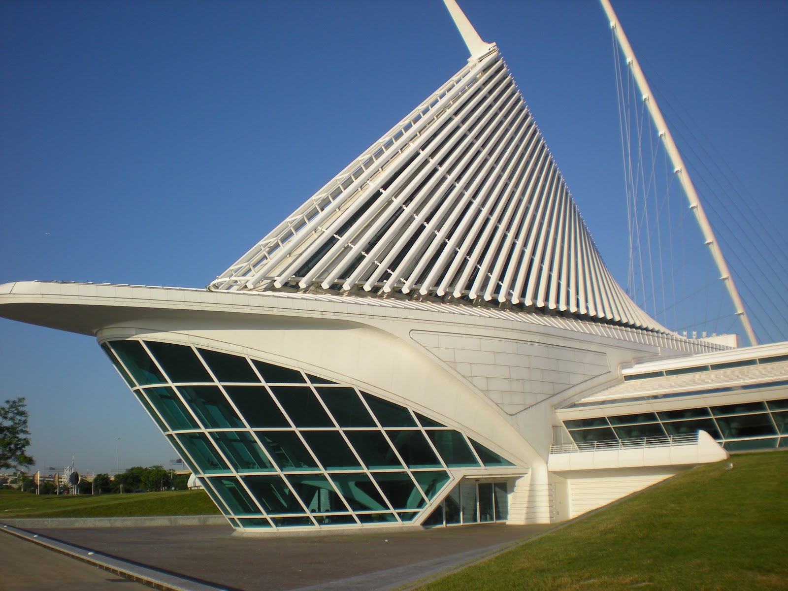Cruisin' Museums with Slabey Milwaukee Art Museum, Milwaukee WI