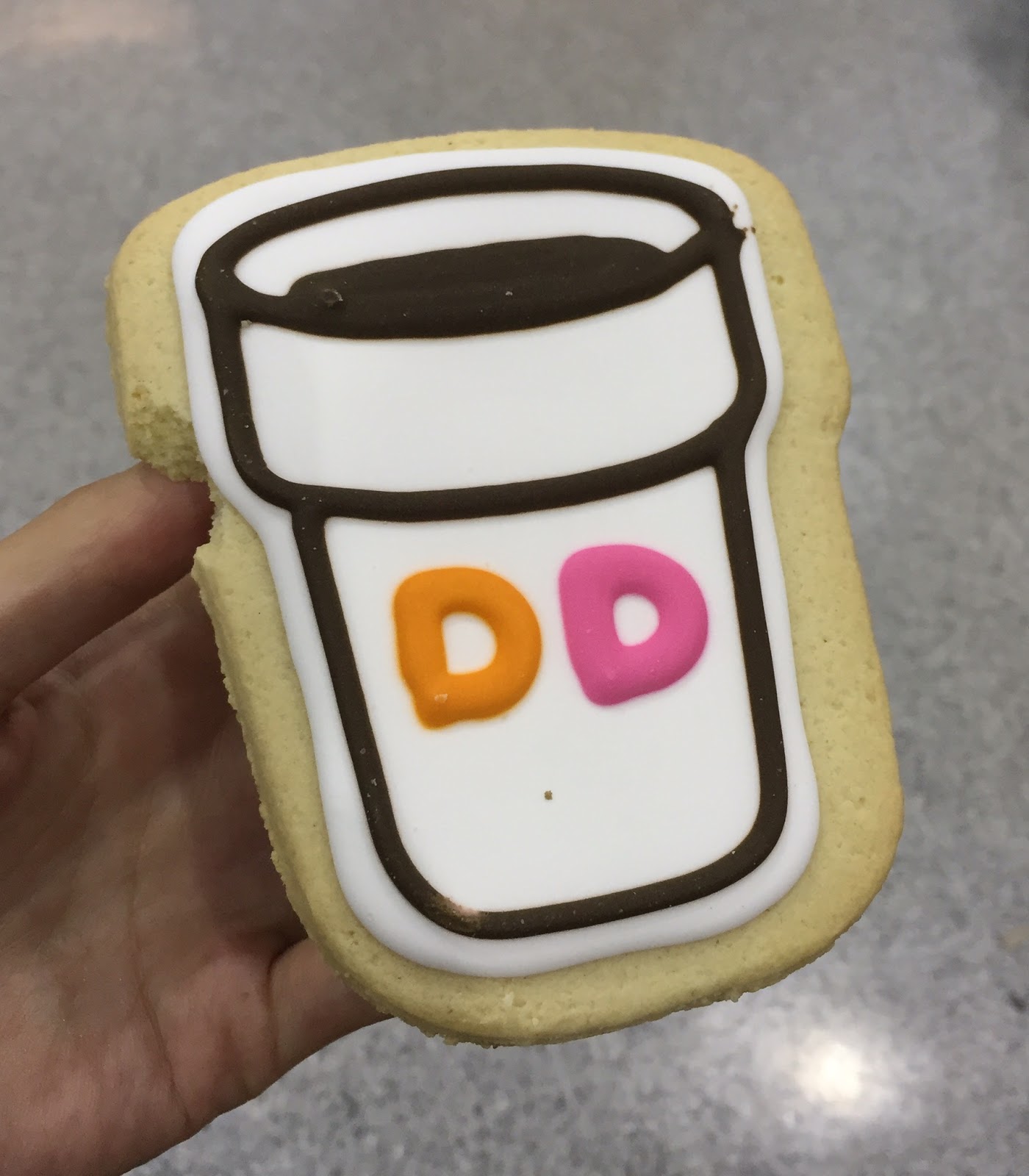 Shortbread Cookie From Dunkin' Donuts / ダンキンドーナツのショートブレッド クッキー I'm Made of Sugar! Chihiro's