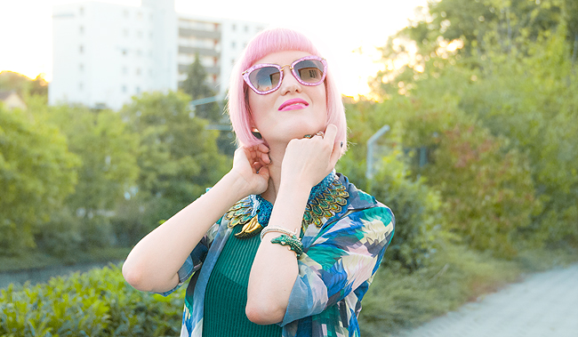 Sara is in Love with… blogger style fashion street style cleopatra look monki miu miu pink hair melissa jelly shoes maxi shirt dress anna dello russo peacock statement necklace peacock necklace, miu miu sunglasses, cleopatra look