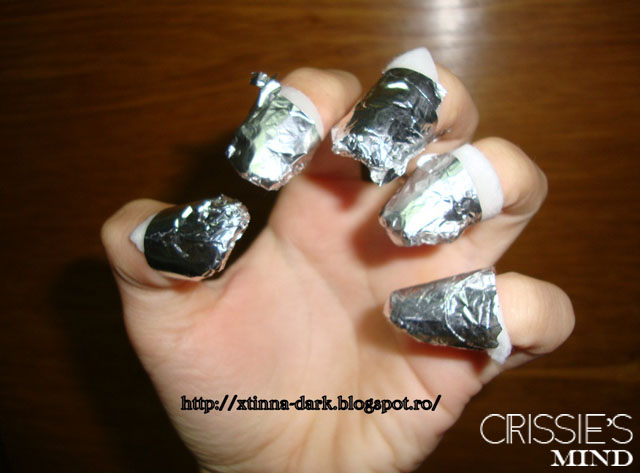 Remove glitter nail art
