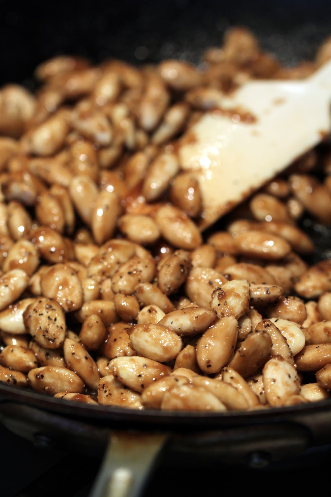 Badger Kitchen Black Pepper Almonds