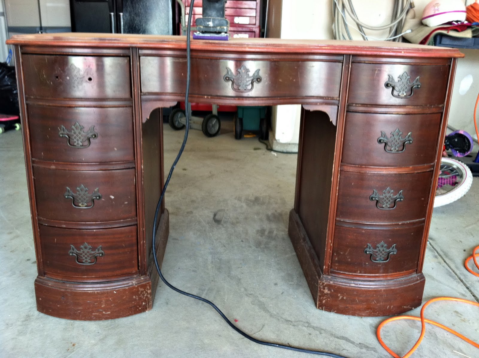 SaVvy DeCor Thrift Store Desk Makeover