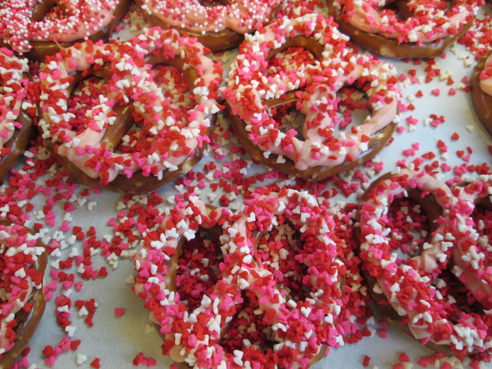 roommom27 Valentine Pretzels Two Different Ways
