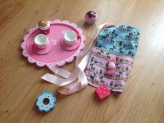 Mini Hostess Apron - tutorial & pattern