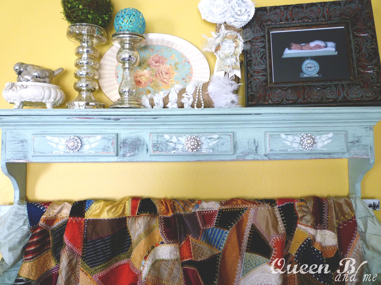 How to Antique Using Spray Paint