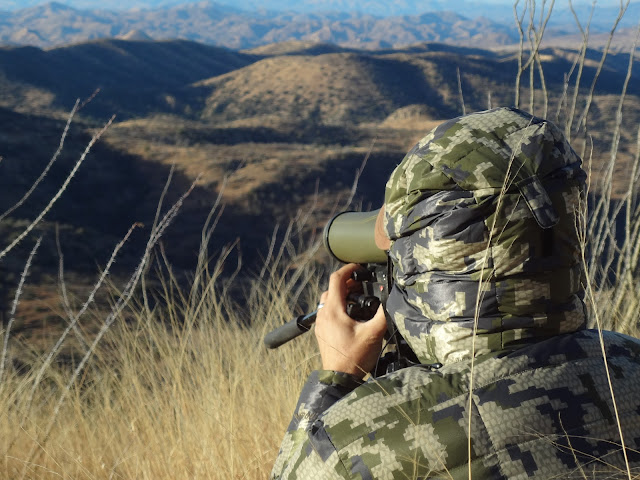 Jay+Scott+wearing+the+KUIU+SUPER+DOWN+HOODED+JACKET+6.JPG