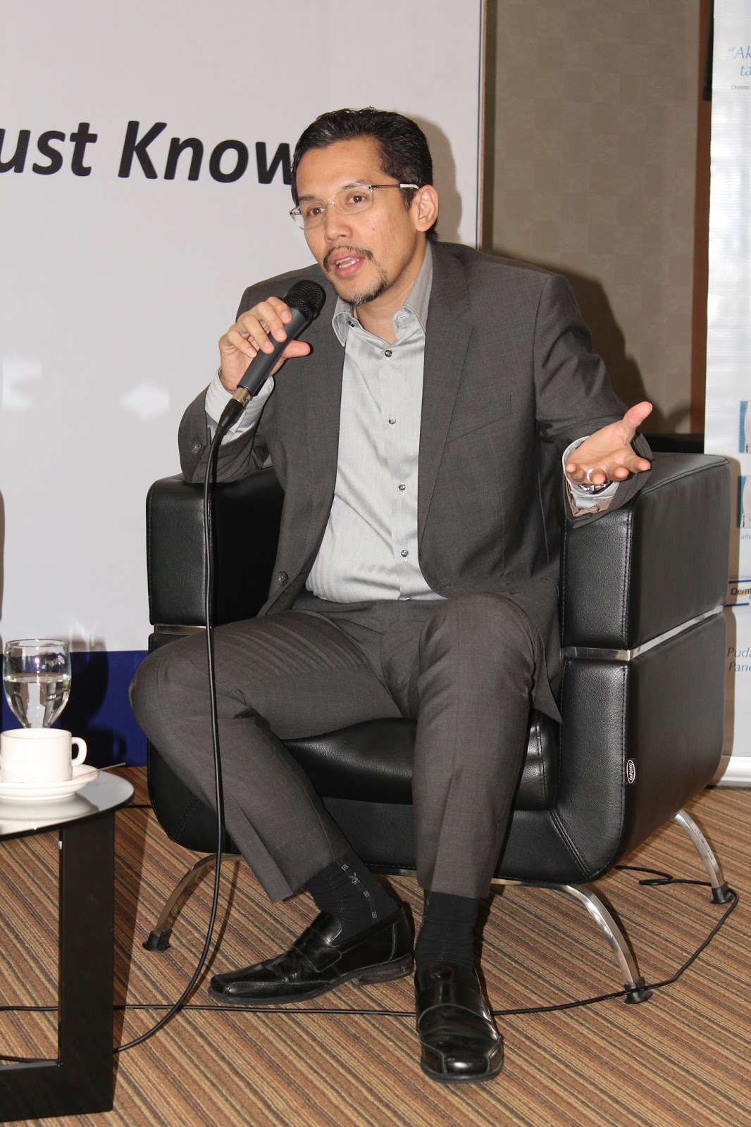 dr. Ivan Rizal Sini, FRANZCOG, GDRM, SpOG - DOKTER KITA