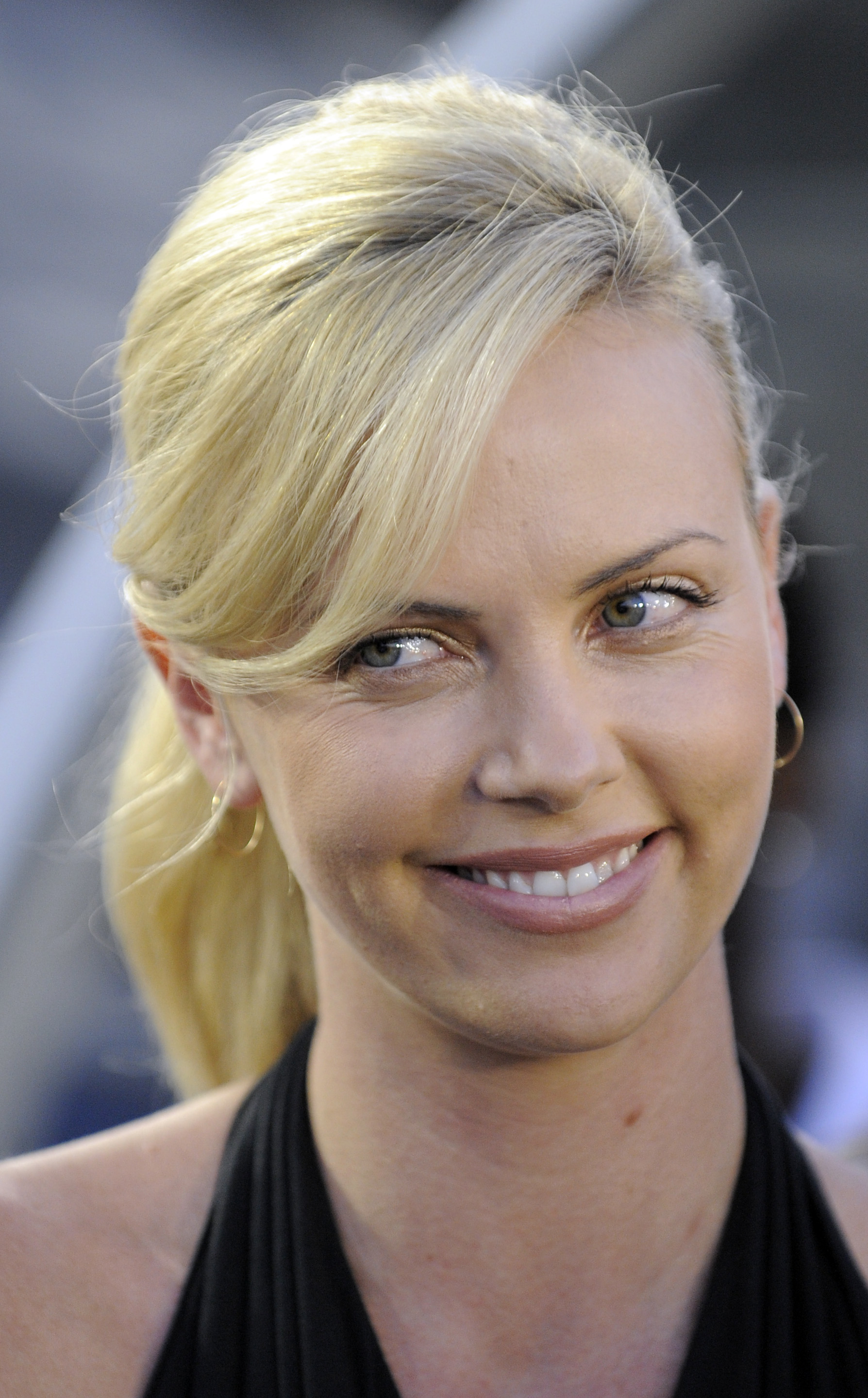 Charlize Theron Hairstyles Charlize Theron Hairstyles