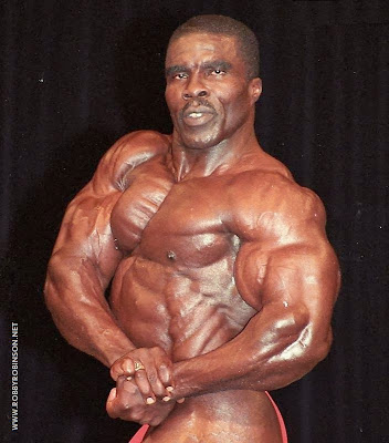 ROBBY ROBINSON - SIDE CHEST - POSEDOWN AT MR OLYMPIA MASTERS 1997 BUILT- Instructional Double DVD - Robby's philosophy on bodybuilding,  training and healthy lifestyle, and his old-school workout approach  ▶ www.robbyrobinson.net/dvd_built.php