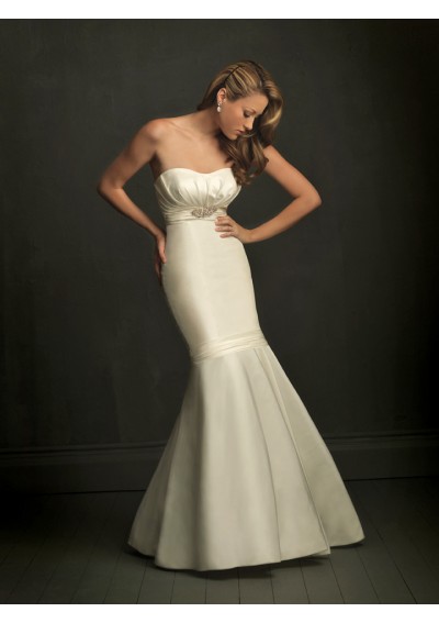 Today many people have the opportunity to buy bridal gowns