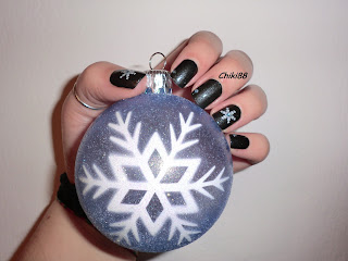 Nails of the week: Snowflakes - foto con flash