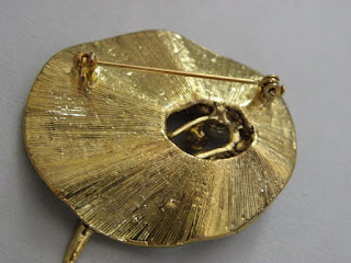 bezpieczne zapięcie broszki bezpieczne zapięcie broszki z blokadą