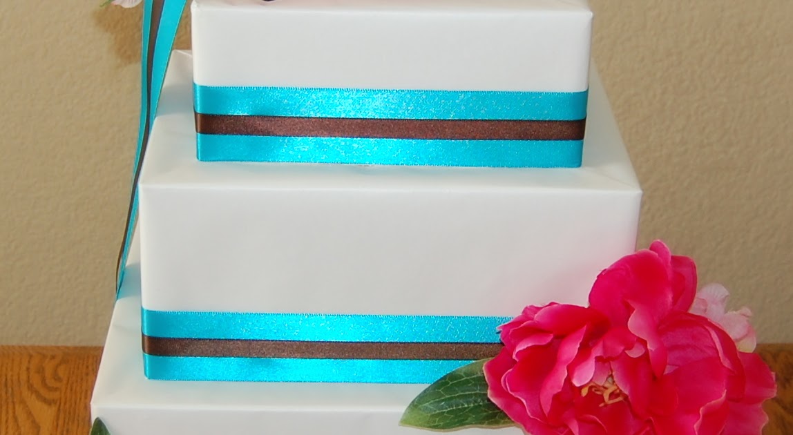 MyNeed2Craft: Ryan and Kristines Wedding Cake Card Holder...