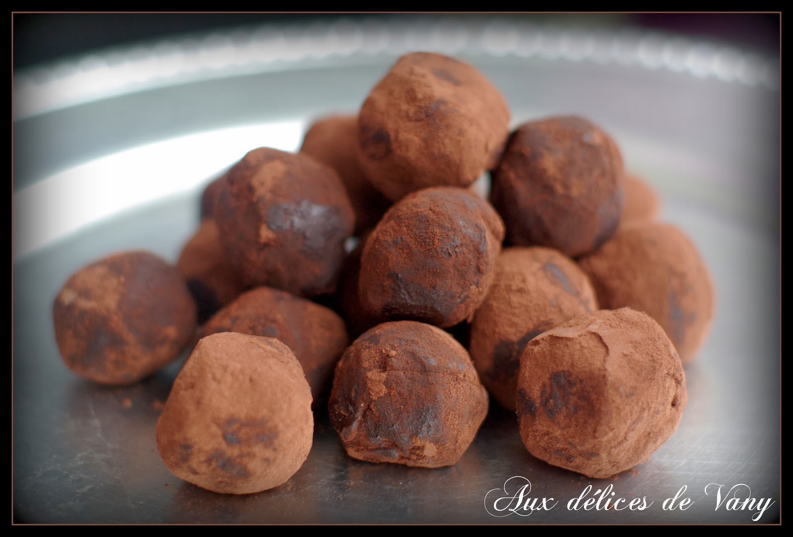 Recette facile de truffes au chocolat (sans sucre et sans beurre) - Recette  par Mes inspirations culinaires