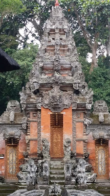 Templo en el Monkey Forest de Ubud
