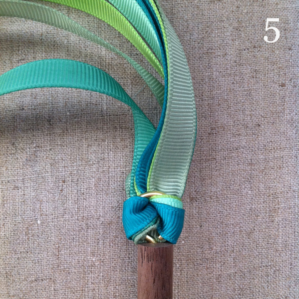 pomme designs DIY Streamer Wand Tutorial