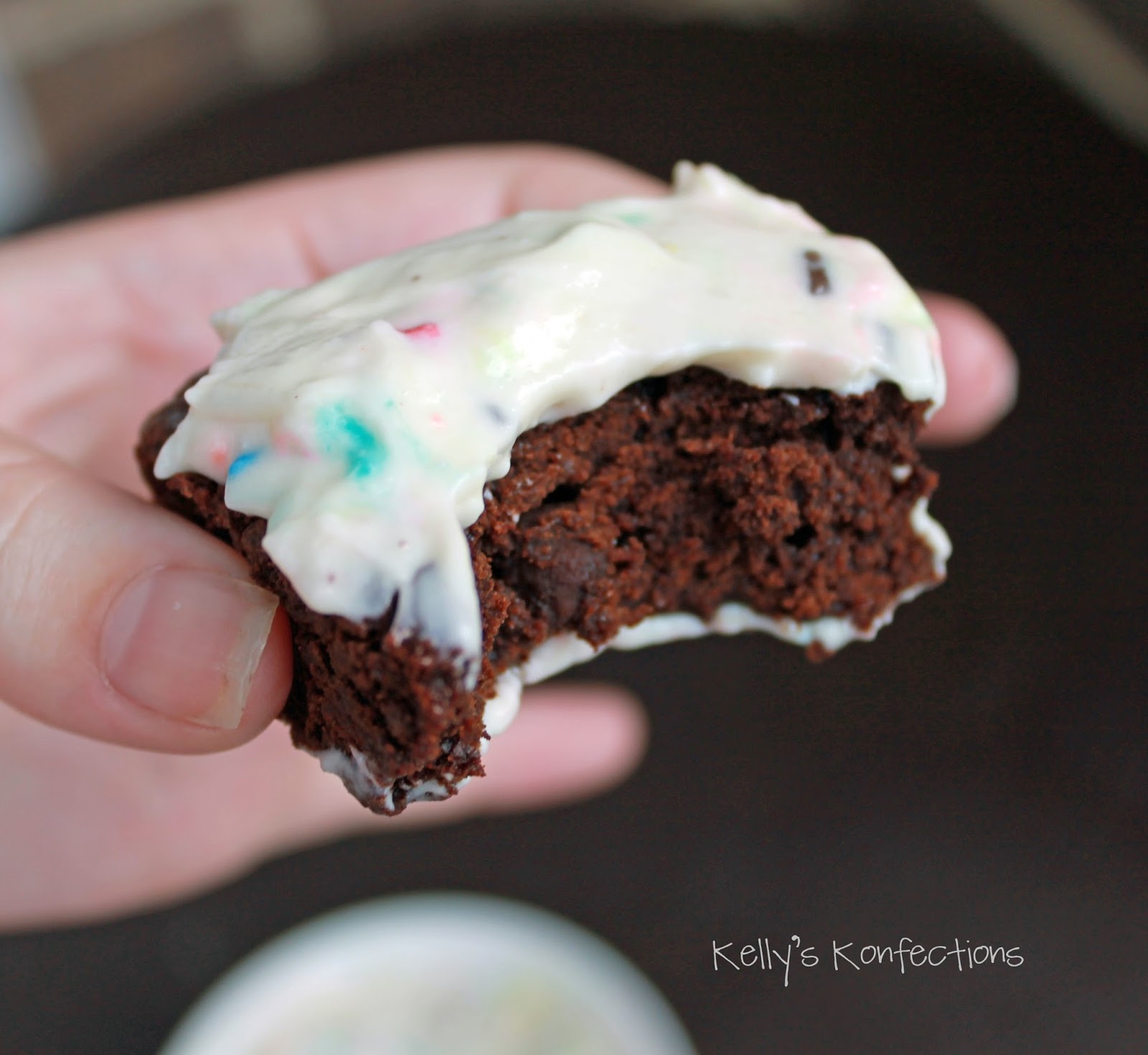 Kelly's Konfections Milk Chocolate Chip Brownies with Cake Batter Dip