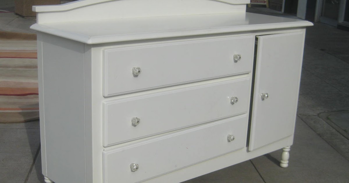 UHURU FURNITURE & COLLECTIBLES SOLD White 80