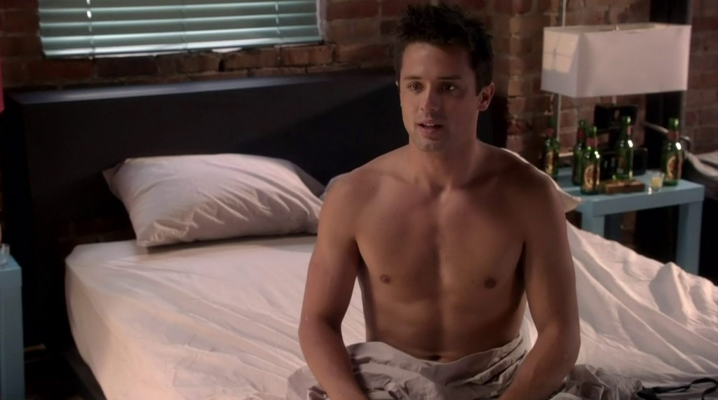 Stephen Colletti Shirtless in One Tree Hill s9e04.