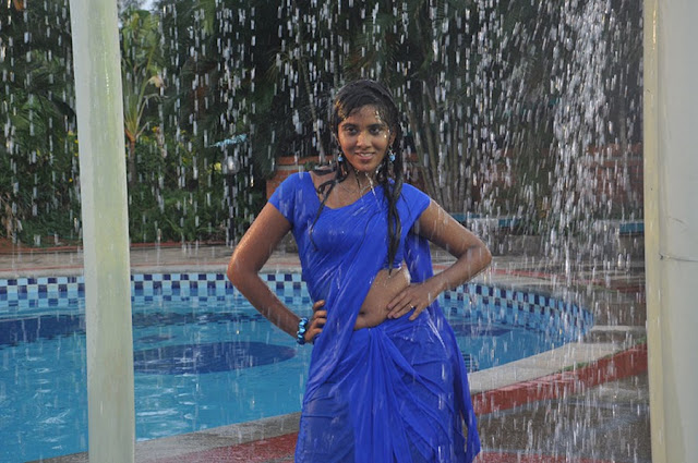 Tamil Actress Dharsana navel show photos