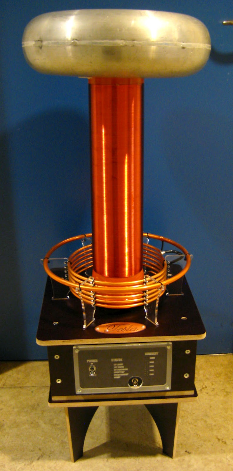 Finished Tesla coil Dzl's Evil Genius Lair