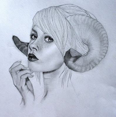 Dibujo a Lapiz de Mujer con Cuernos - aries