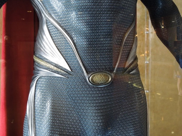 manofsteel+superman+suit+detail.jpg