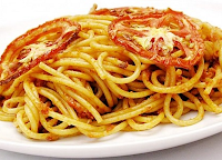 Espaguete ao Molho de Tomate Assado e Alho Espaguete ao Molho de Tomate Assado e Alho (vegana)