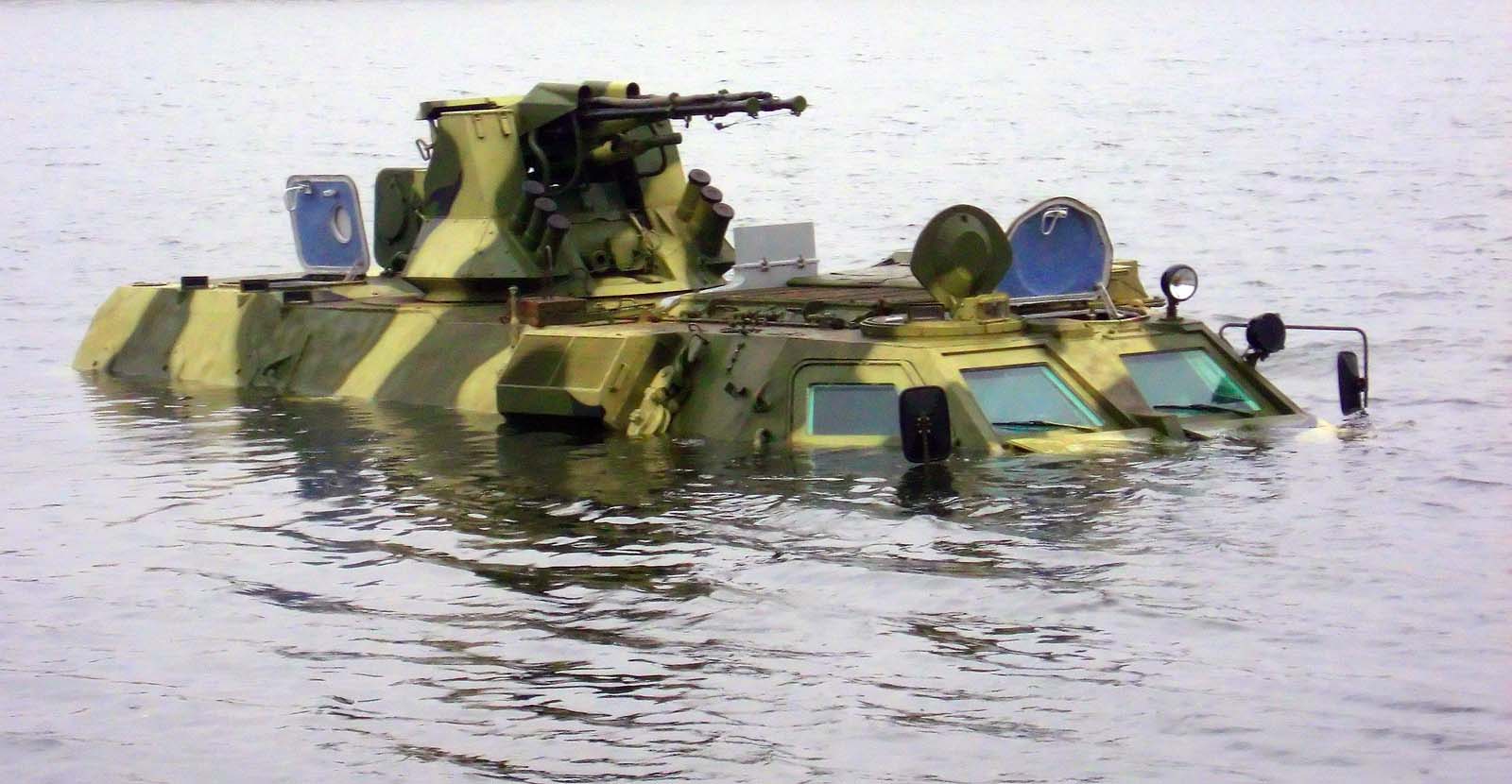 Оклопни борбени возила Btr4-swiming_2l