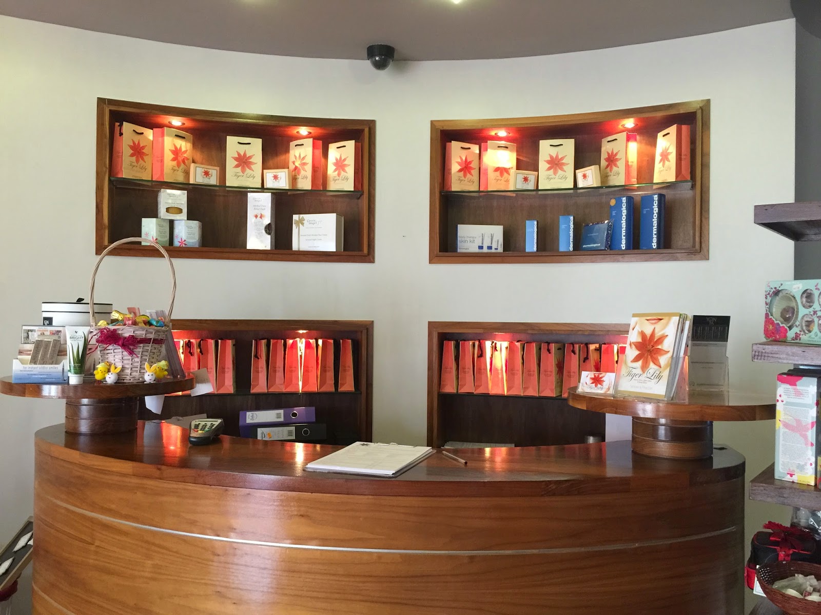 Yonka Hydralessence Visage Facial Review Tiger Lily Beauty Salon Faces By Grace