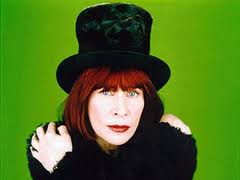 Rita Lee y Arrigo Barnabé cantan "Kid supérfluo, consumidor implacável"