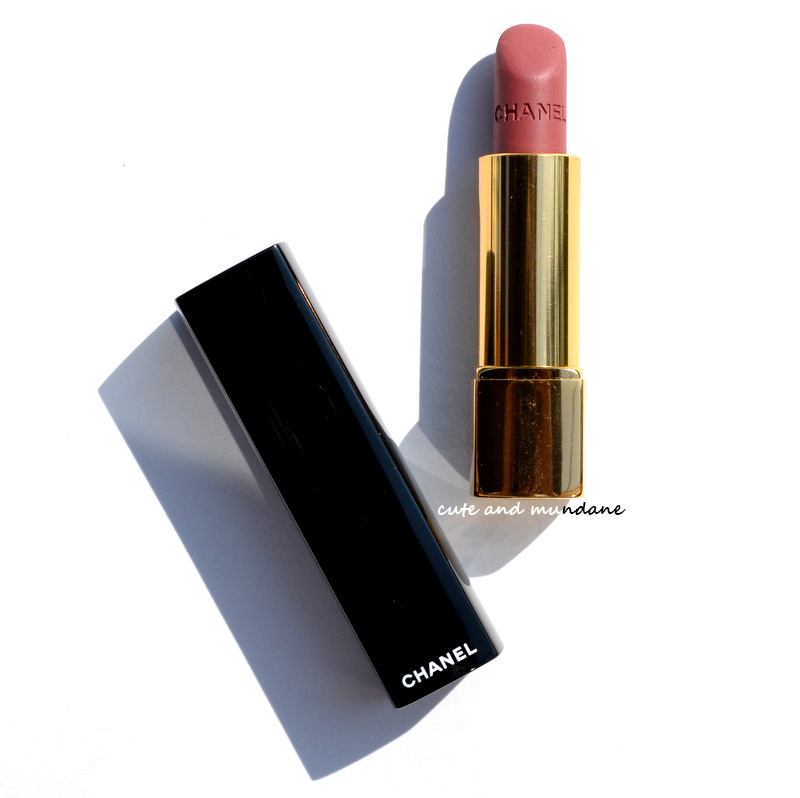 Cute and Mundane: CHANEL Rouge Allure Velvet Lip Color in La