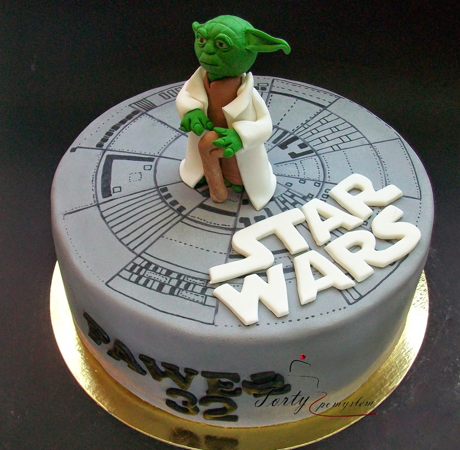 TORTY Z POMYSŁEM Kraków Tort z mistrzem Yodą.