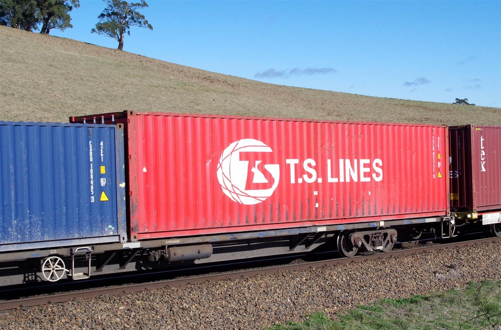 Rollingstock News Qube Paper Train & TS Lines Boxes