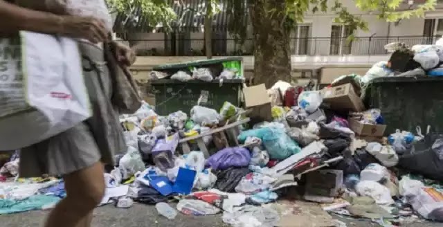 Τραγωδία στου Ζωγράφου: Ξεψύχησε υπάλληλος καθαριότητας εν ώρα εργασίας Τραγωδία στου Ζωγράφου: Ξεψύχησε υπάλληλος καθαριότητας εν ώρα εργασίας