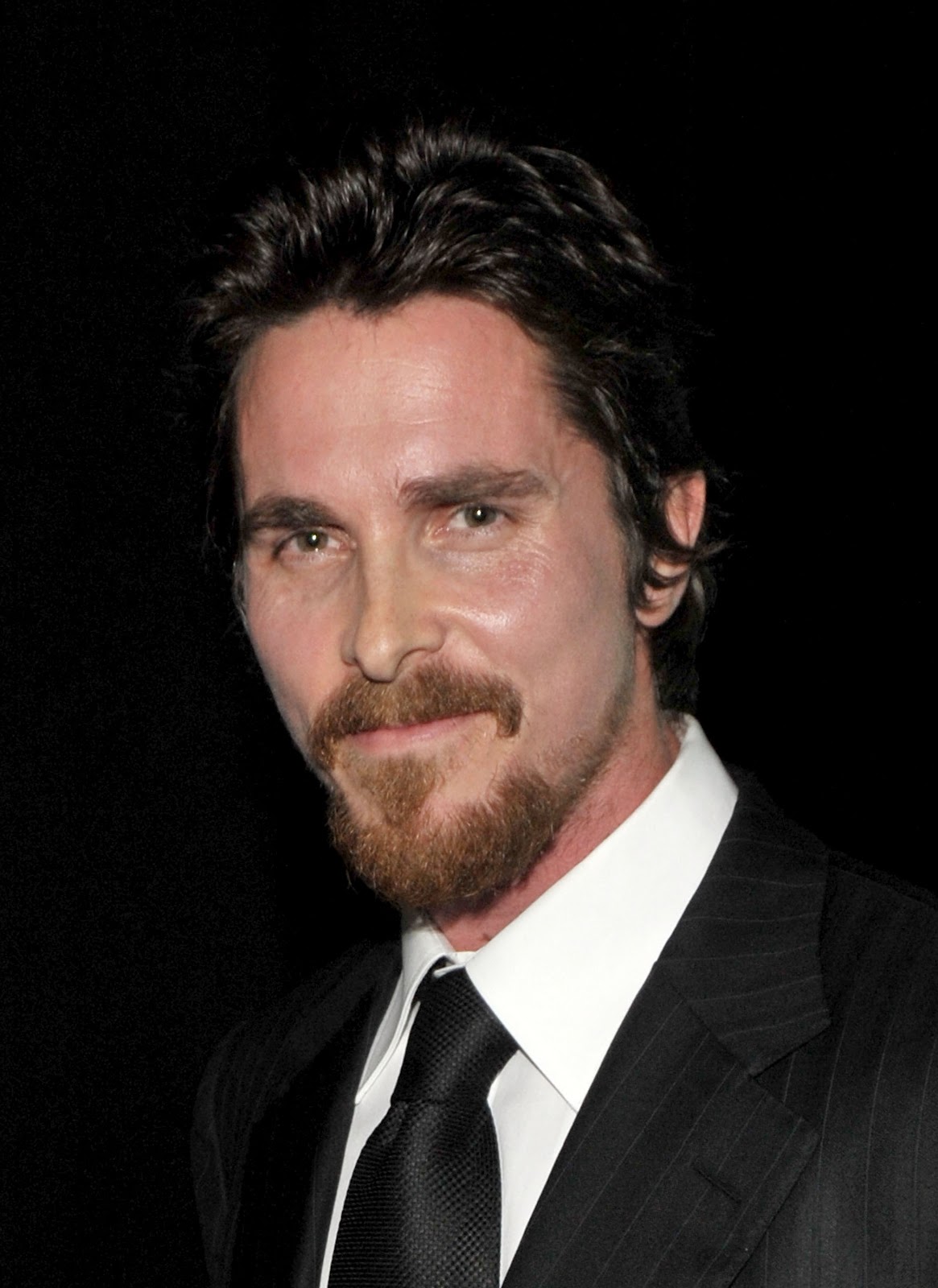http://4.bp.blogspot.com/-rHjtcwJP3ZU/TviktCdLscI/AAAAAAAABvY/JLzqFrbtarM/s1600/christian+bale-hairstyles-junninho.blogspot.com-scoop_17108_6368_0.jpg