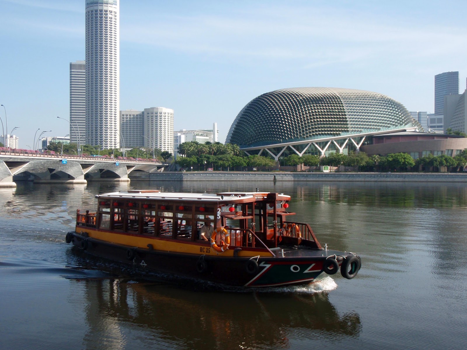 Boat in Singapore River