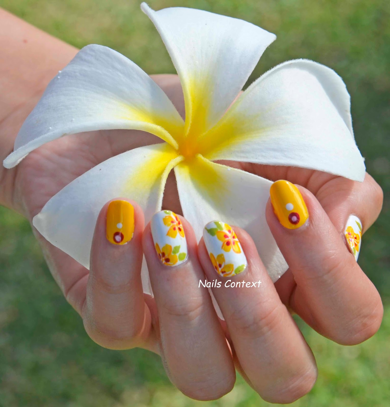 Nails Context Hawaiian Flowers