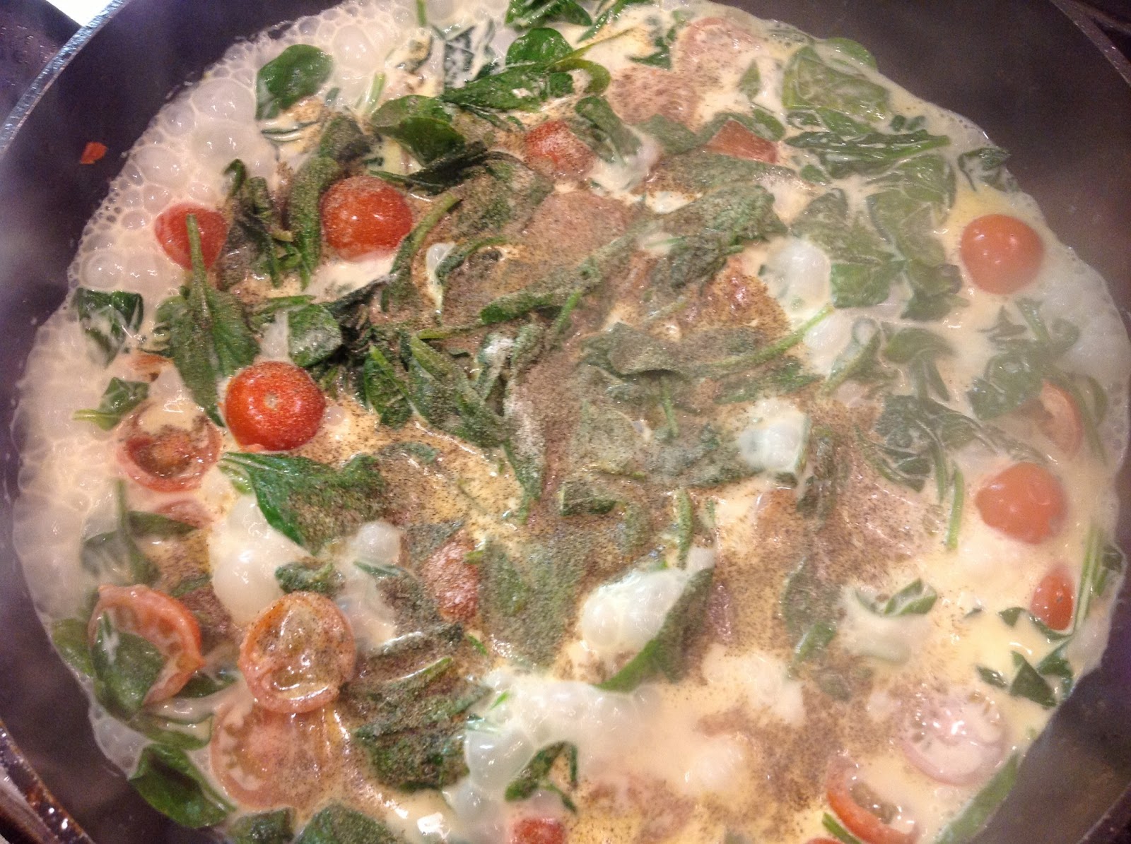This Muslim Girl Bakes: Chicken, Baby Spinach and Cherry Tomato Pasta