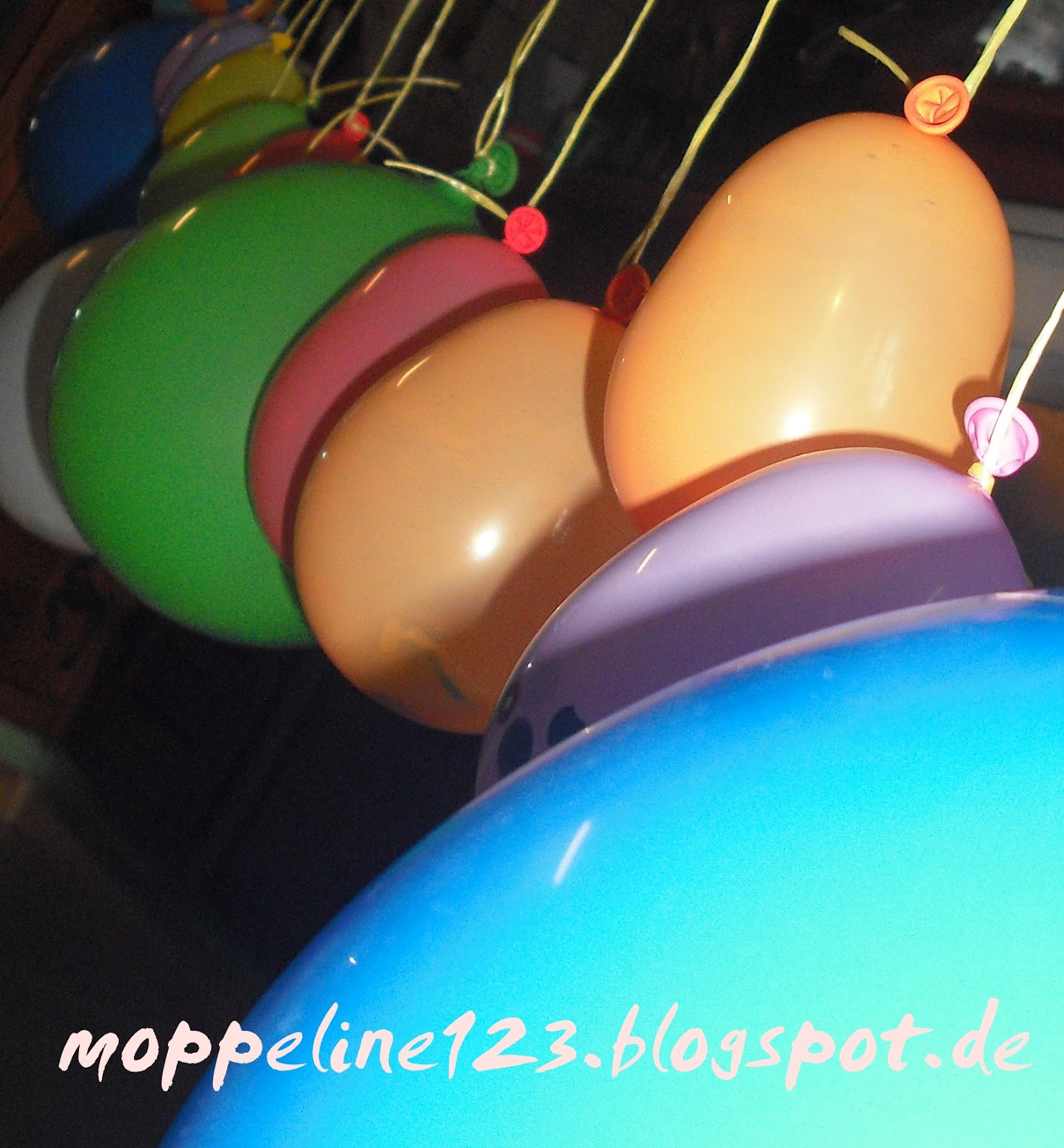 Lucciola Diy Madchen Mit Luftballon Gluckwunschkarte Zum