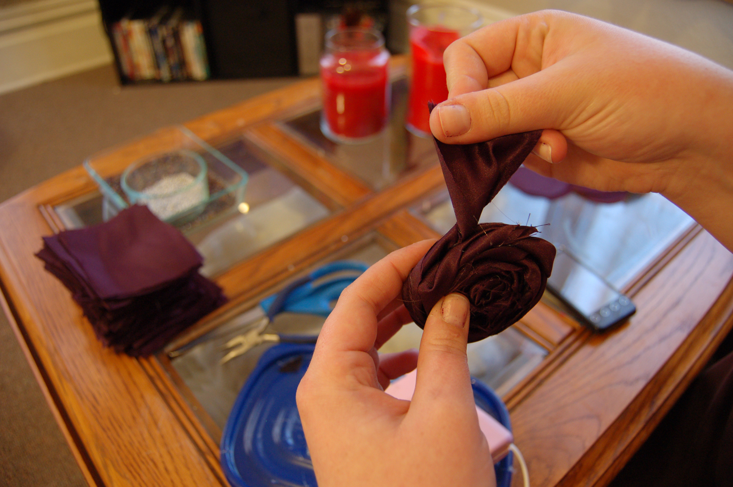 a crafty michigander Rolled Fabric Roses Tutorial