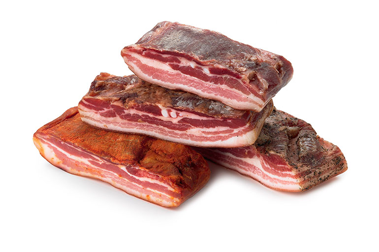 Qual è la differenza tra pancetta e guanciale? Il Chiodo Arrugginito