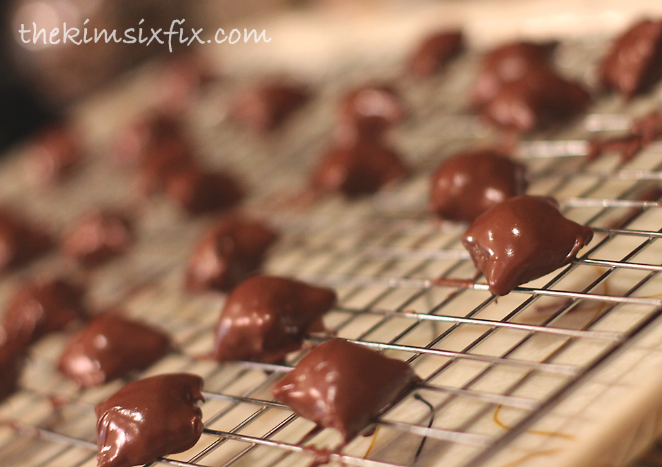 Lots and lots of little peanut butter pretzel filled pillows