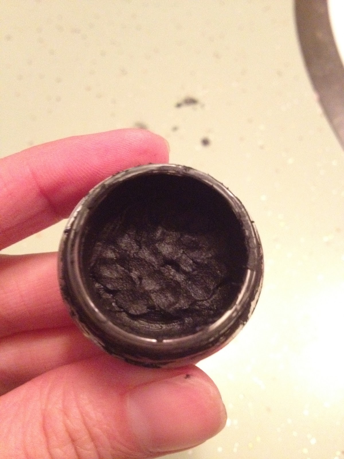 Beauty Notes by Sofia Lyons How To Revive Dried Gel Eyeliner