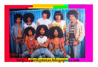 Lirik lagu: Kau, Aku dan Dia - Black Sweet | Lirik Pintar Blogspot com