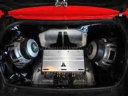 Tips Speaker Audio Sound System Untuk Mobil Cara membeli audio system untuk mobil yang bagus lagi adalah yang memakai dudukan tweeter yang berfungsi untuk mengarahkan suara audio dan membuat suara lebih dalam.