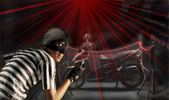 Modus Baru, Curi Motor Pakai Pakaian Adat Bali Bengkalis Pos