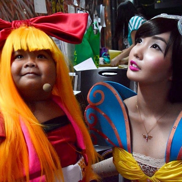 ryzza mae-powerpuff girl with Allodia the costplay princess..