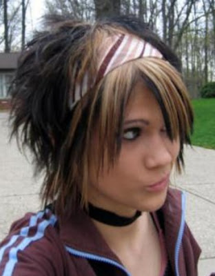 Gaya Rambut Pendek Emo